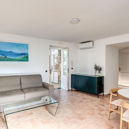 Villa Giulia Boutique Views Pool And Guest Services ซอร์เรนโต ภายนอก รูปภาพ