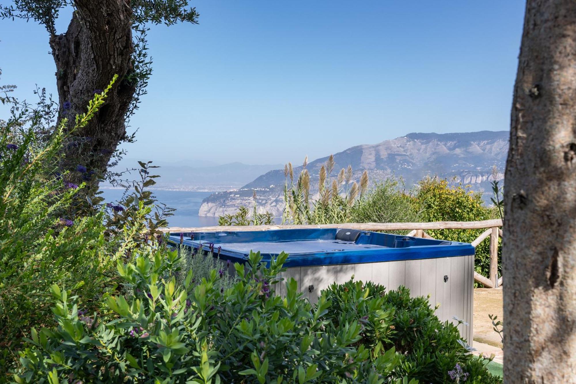 Villa Giulia Boutique Views Pool And Guest Services ซอร์เรนโต ภายนอก รูปภาพ