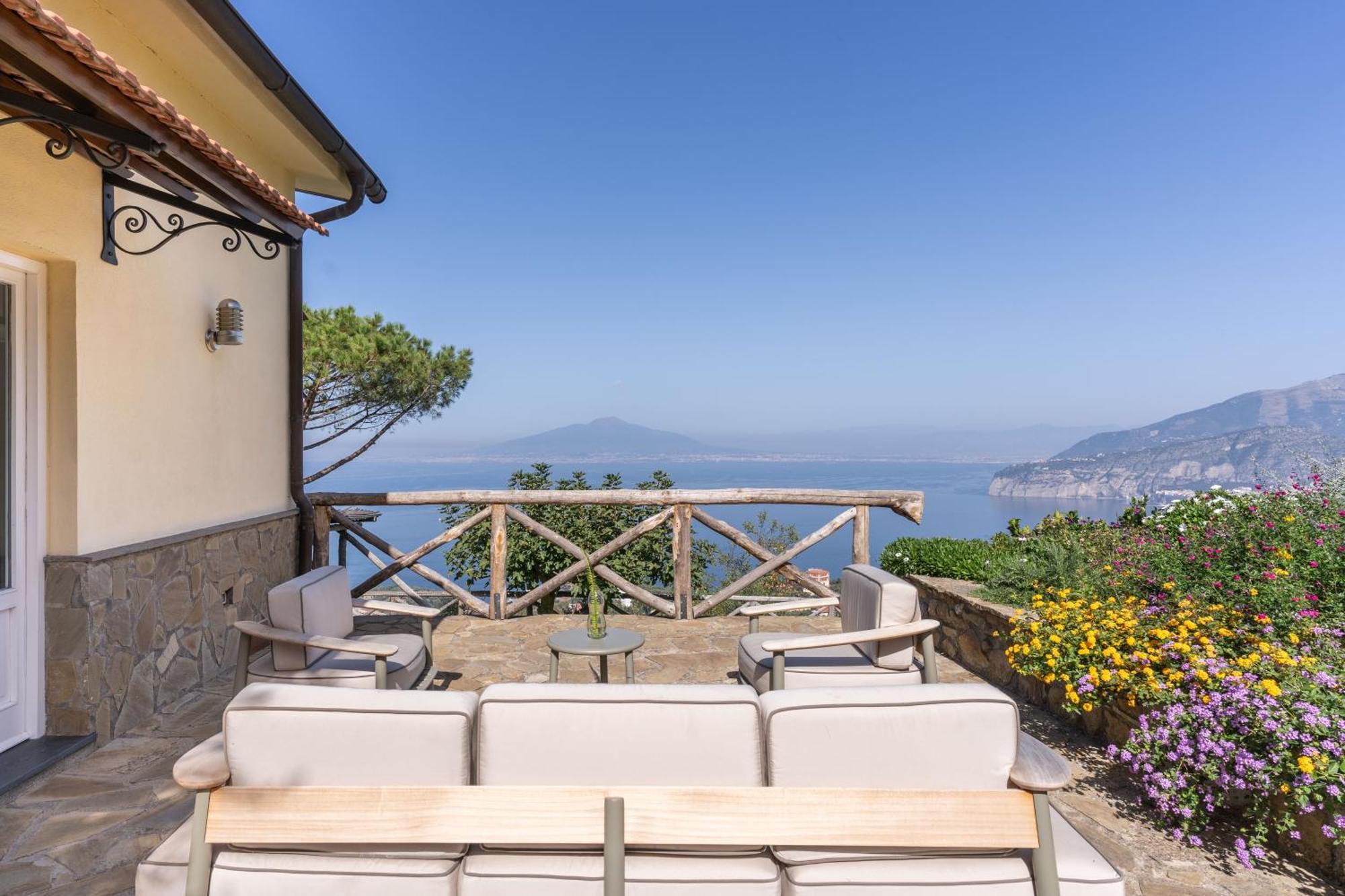 Villa Giulia Boutique Views Pool And Guest Services ซอร์เรนโต ภายนอก รูปภาพ