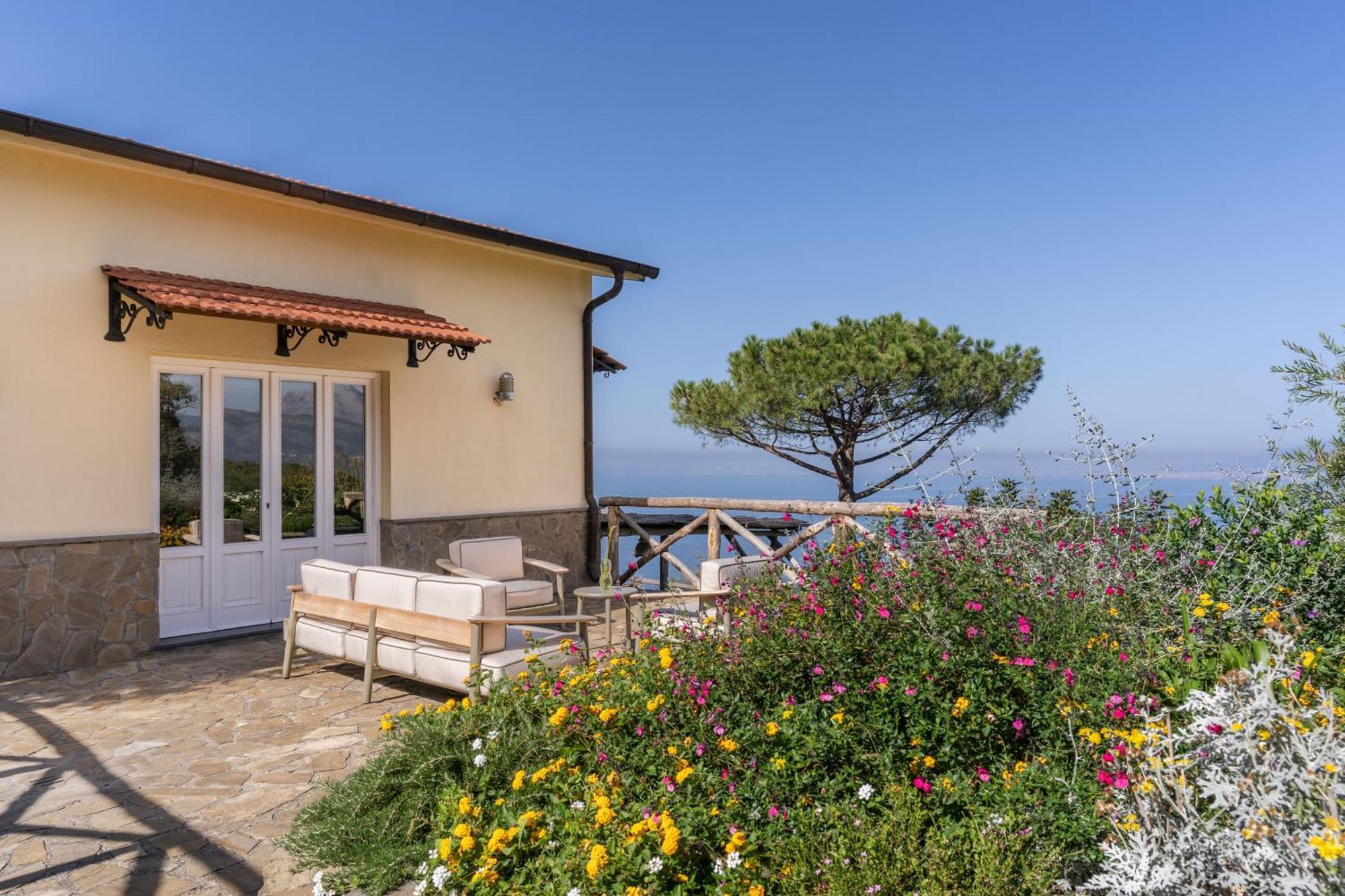 Villa Giulia Boutique Views Pool And Guest Services ซอร์เรนโต ภายนอก รูปภาพ