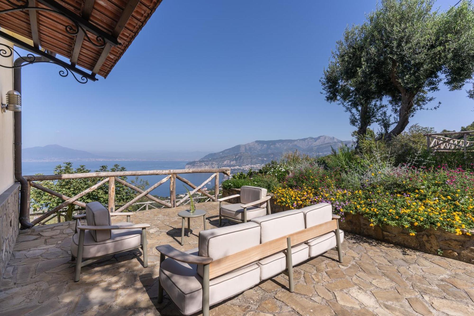 Villa Giulia Boutique Views Pool And Guest Services ซอร์เรนโต ภายนอก รูปภาพ
