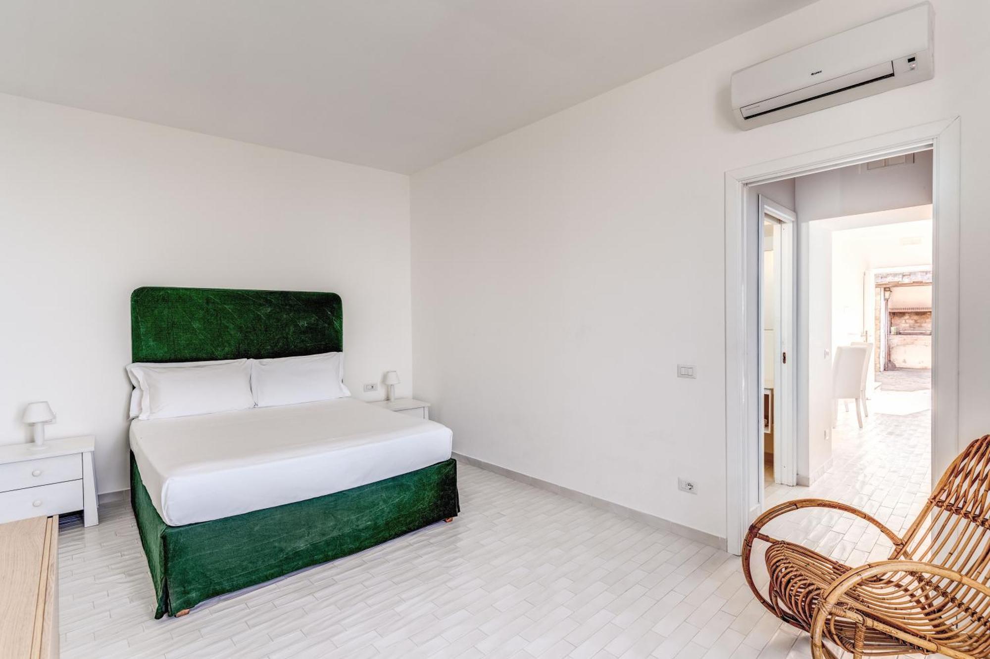 Villa Giulia Boutique Views Pool And Guest Services ซอร์เรนโต ภายนอก รูปภาพ