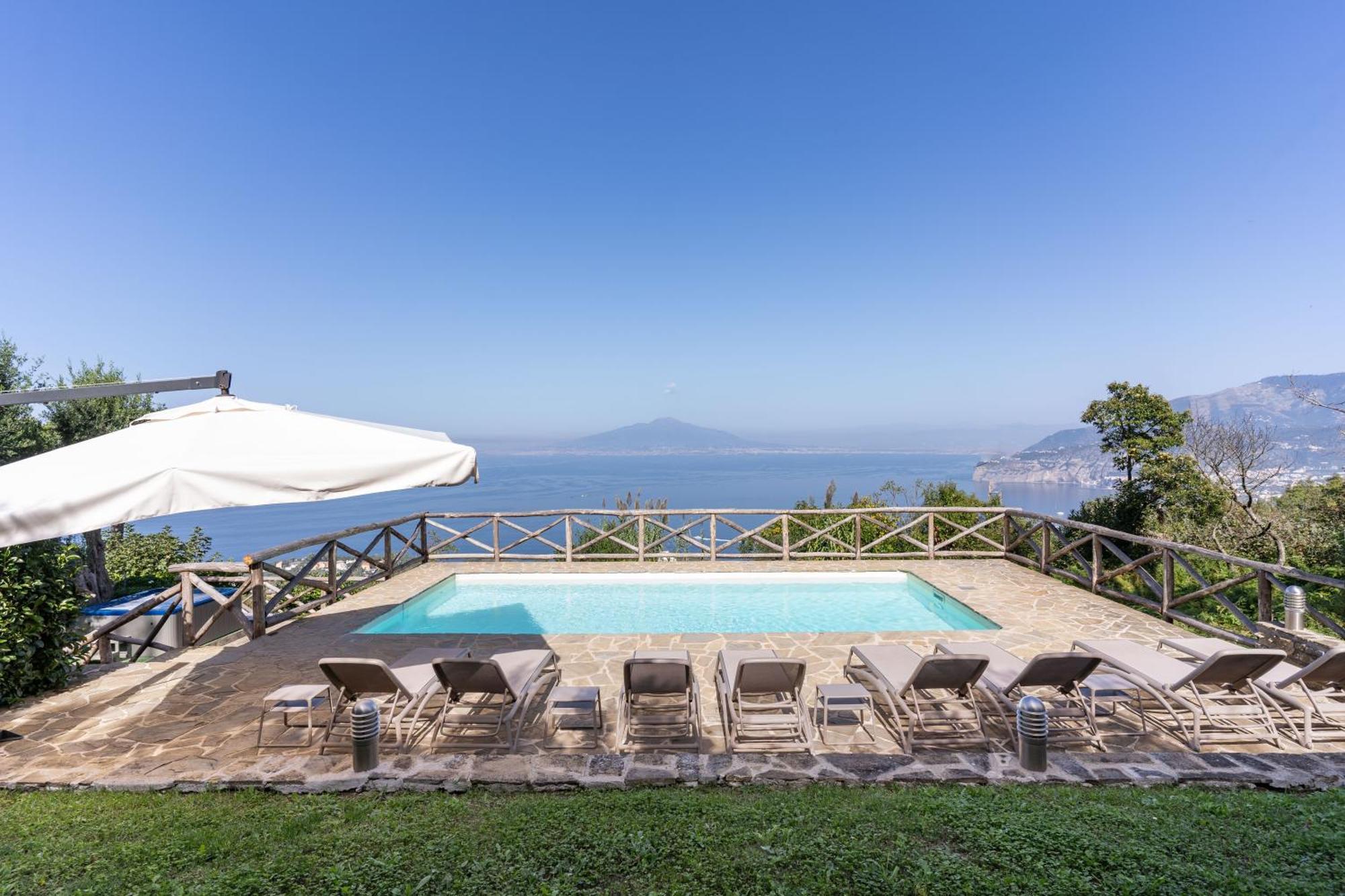Villa Giulia Boutique Views Pool And Guest Services ซอร์เรนโต ภายนอก รูปภาพ